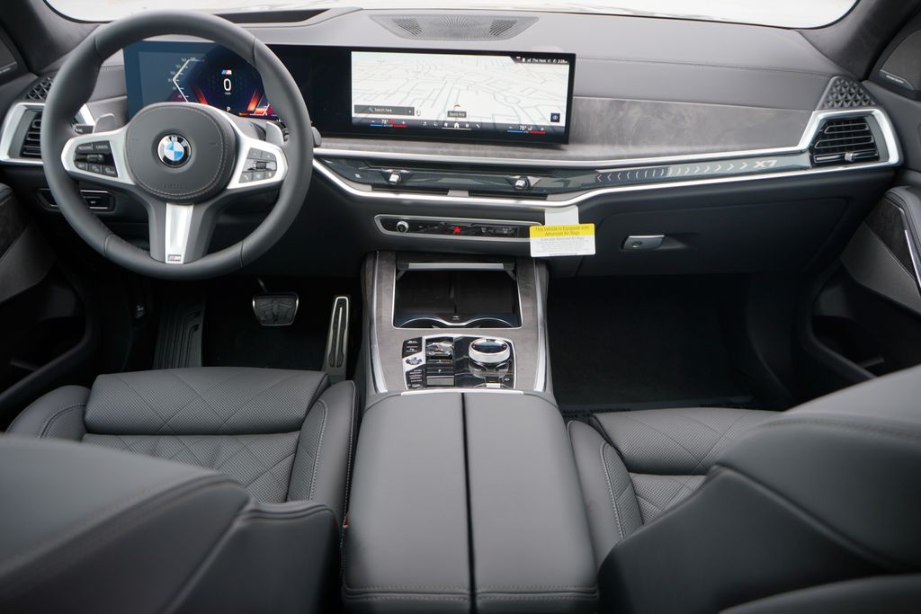 2025 BMW X7 xDrive40i 13