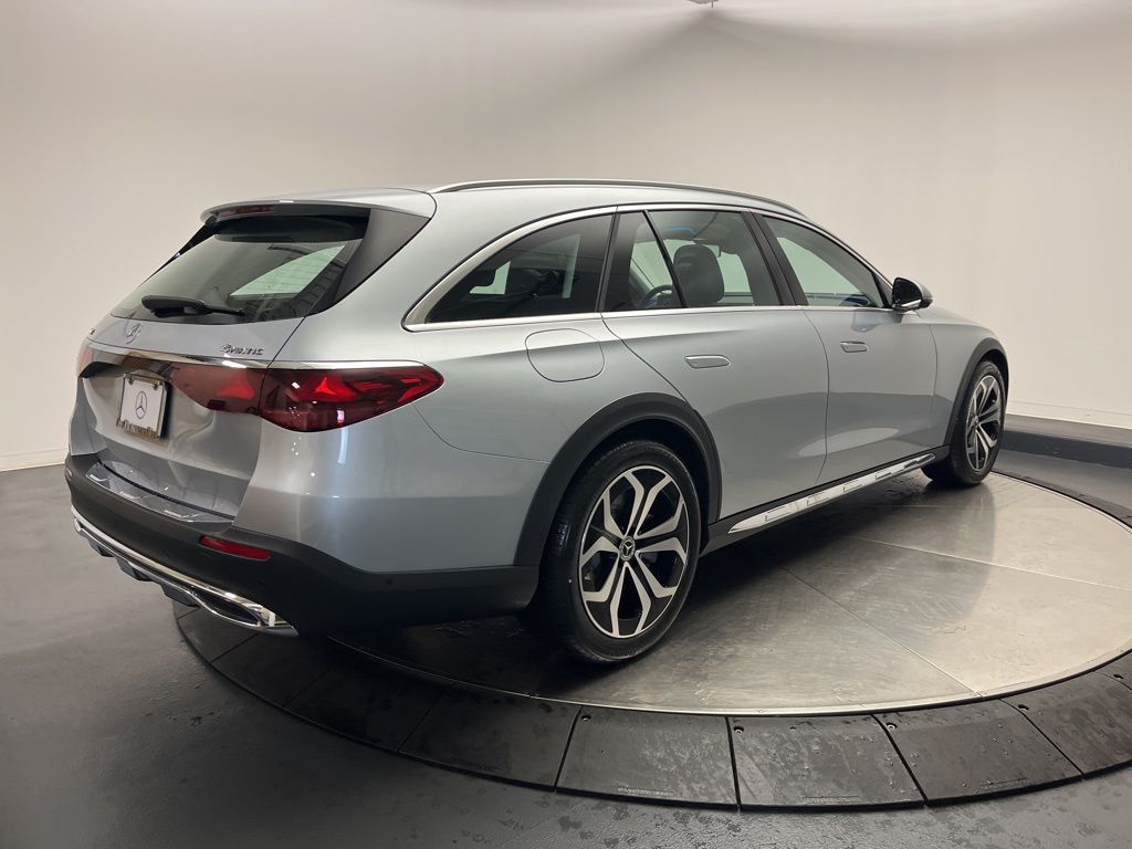 Thumbnail: 2026 Mercedes-Benz E-Class - 7