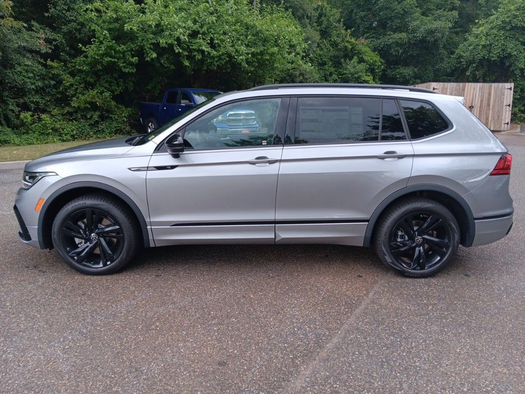 2024 Volkswagen Tiguan 2.0T SE R-Line Black 2