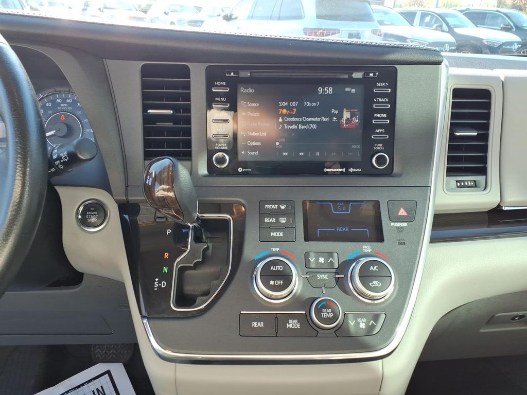 Used 2019 White Toyota XLE Premium image 22