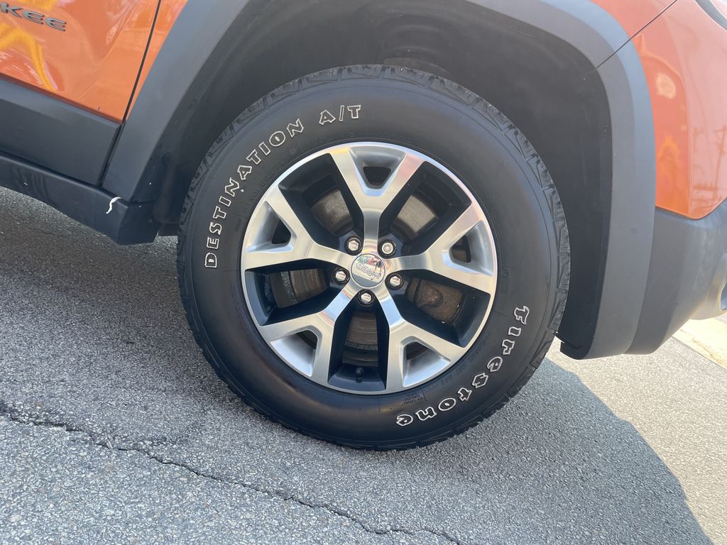 Used 2016 Jeep Cherokee SUV
