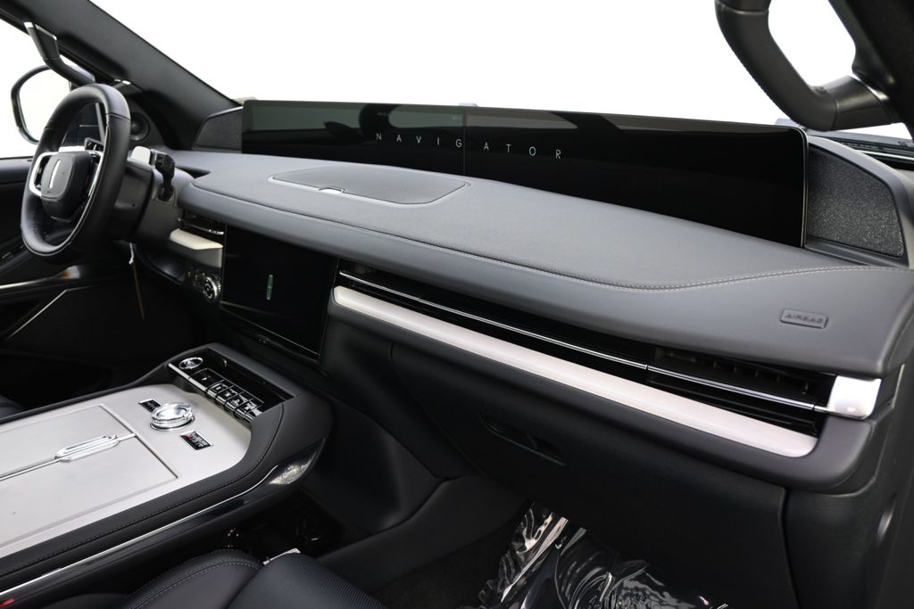 New 2026 Black Lincoln Reserve image 15