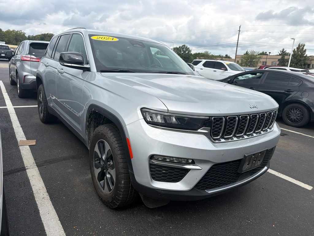 Thumbnail: 2024 Jeep Grand Cherokee - 4
