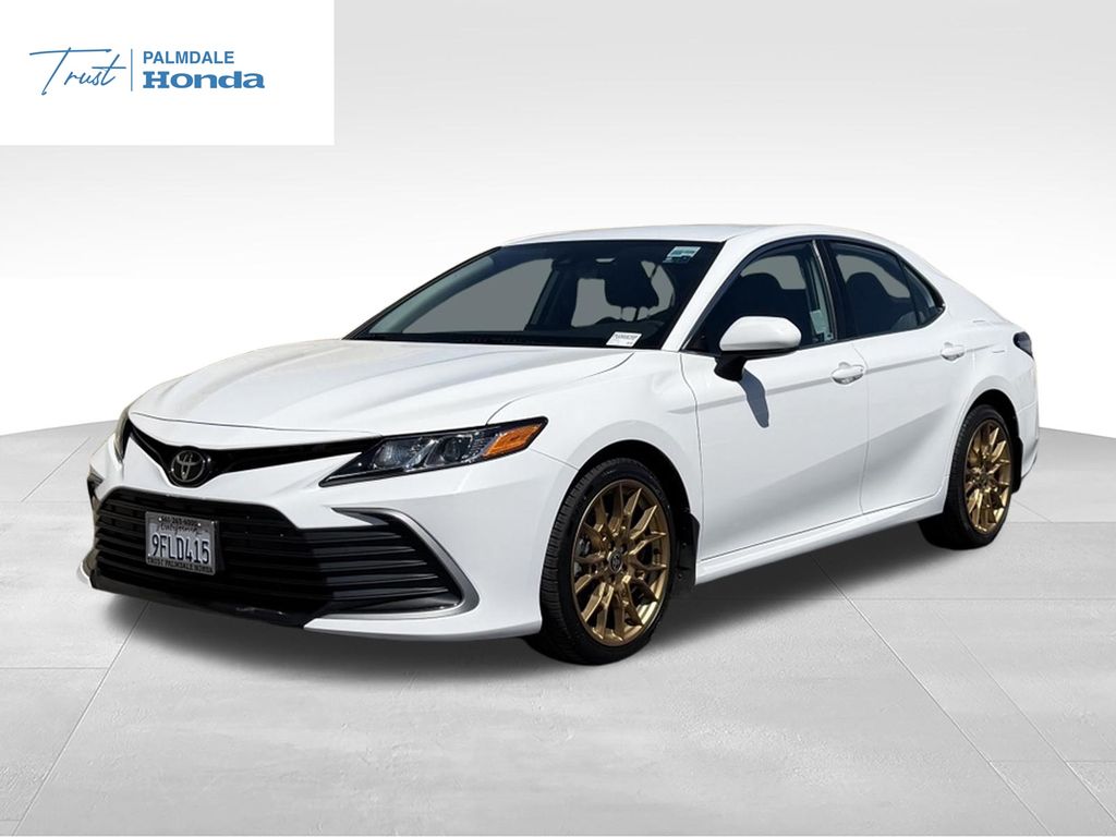 Wind Chill Pearl/Midnight Black Metallic 2023 Toyota Camry Sedan All-Wheel Drive 8-Speed Automatic