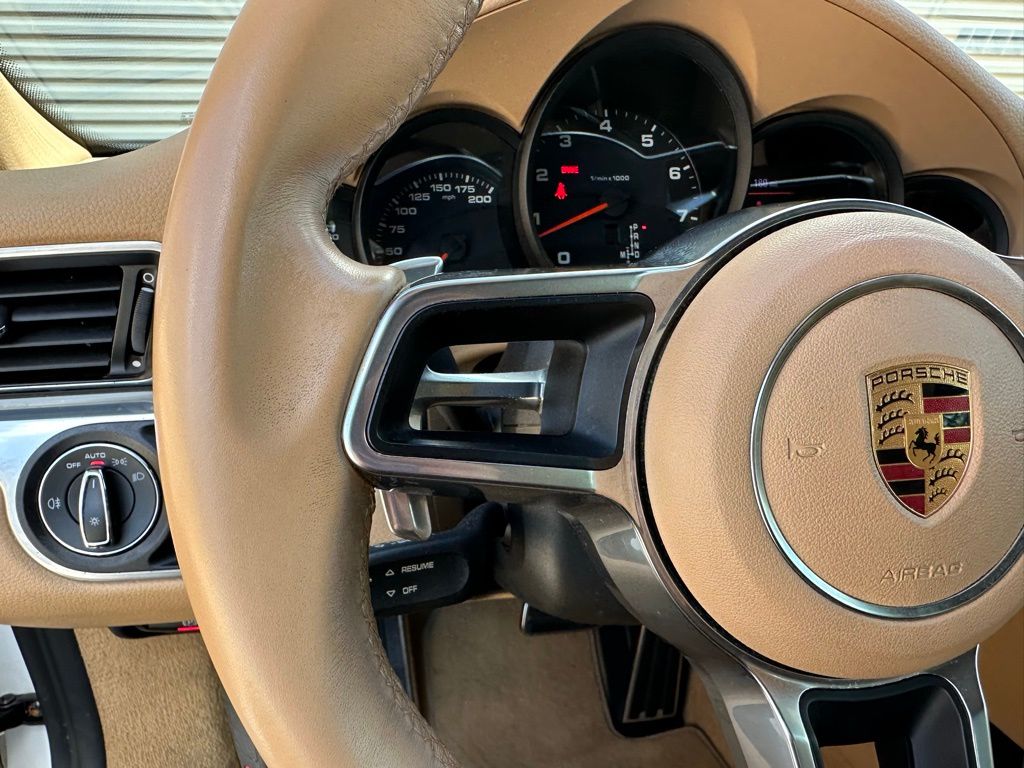 Thumbnail: 2017 Porsche 911 - 19