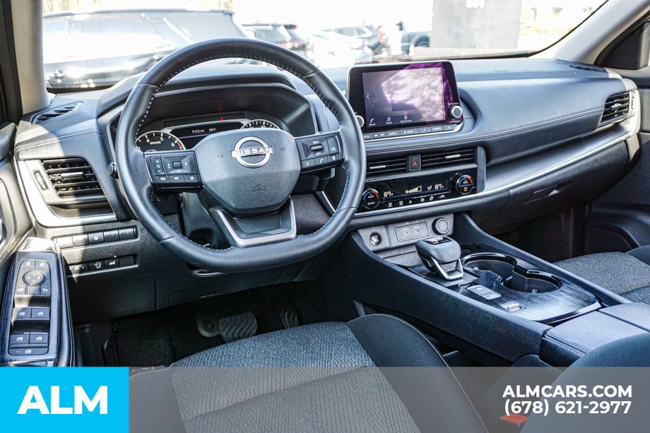Used 2025 Gray Nissan SV image 27