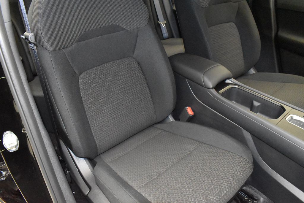 2025 Nissan Kicks S 26