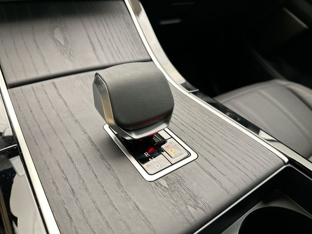 Thumbnail: 2026 Land Rover Range Rover Evoque - 12