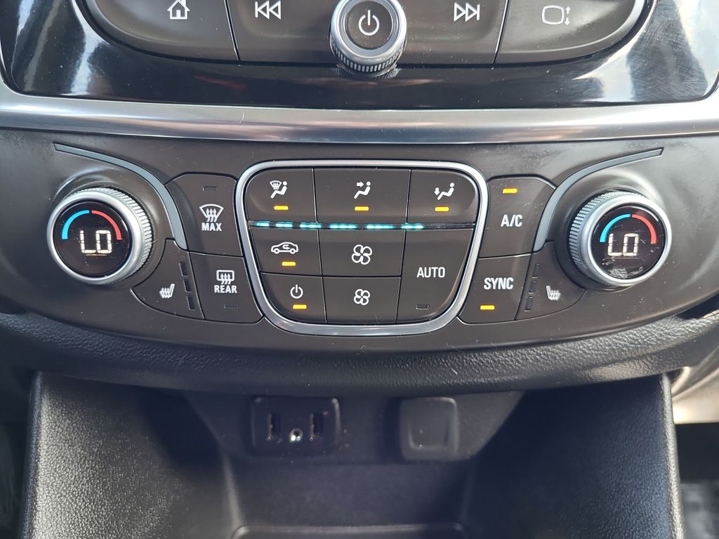 2018 Chevrolet Traverse LT 11