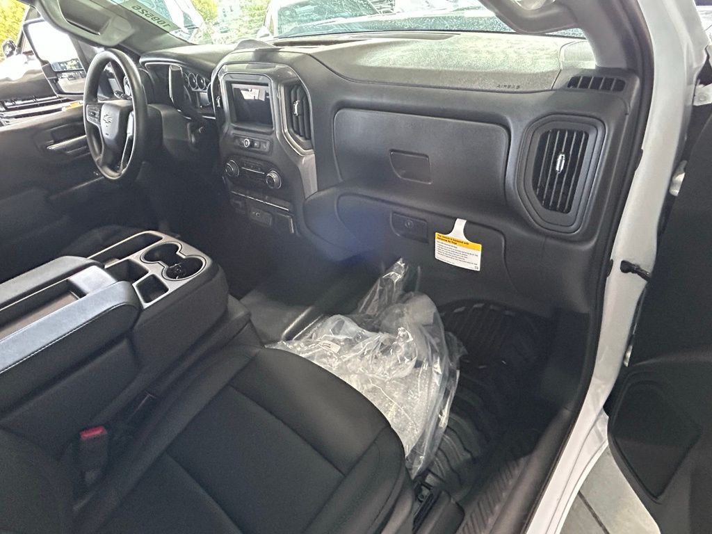 New 2026 Summit White Chevrolet Work Truck image 15