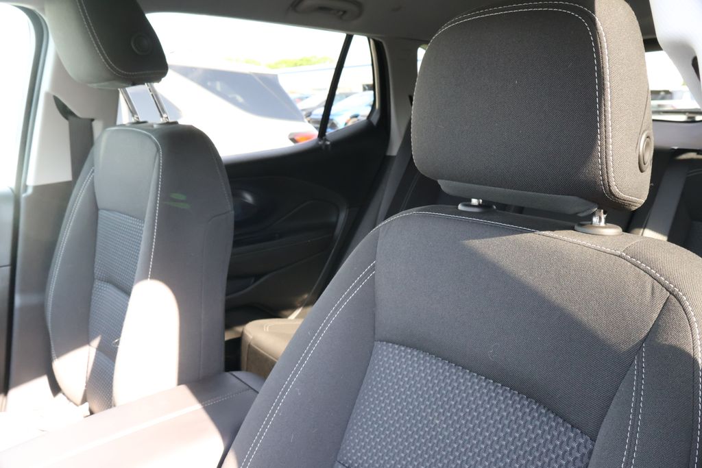2023 GMC Terrain SLE 13