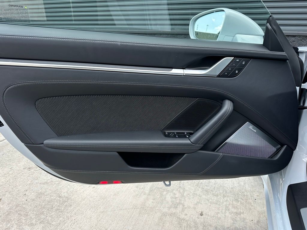 Thumbnail: 2025 Porsche 911 - 20