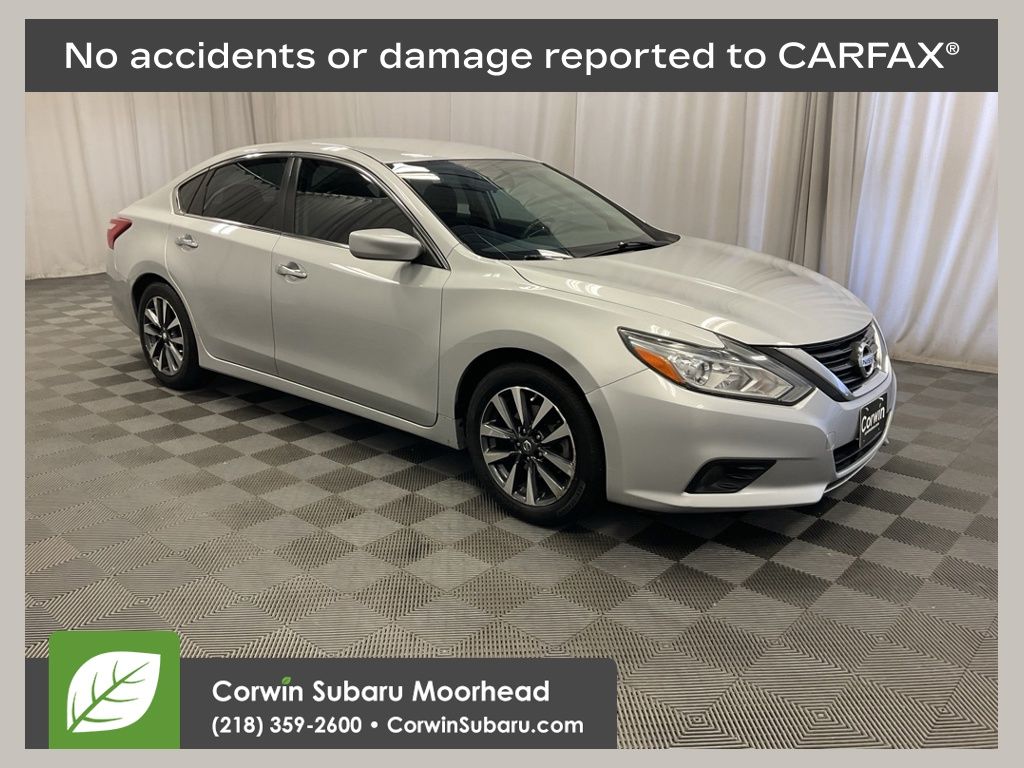 Brilliant Silver Metallic 2017 Nissan Altima Sedan Front-Wheel Drive Continuously Variable Transmission