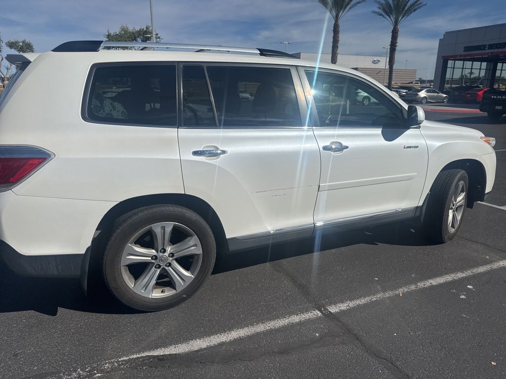 Thumbnail: 2012 Toyota Highlander - 5