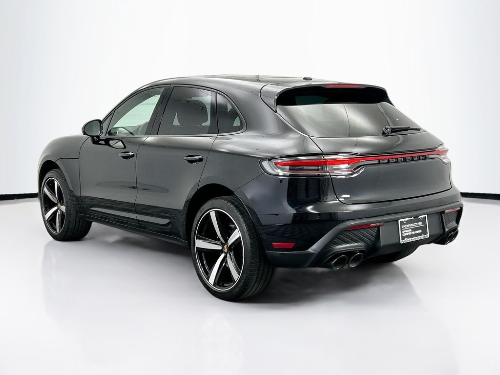 Thumbnail: 2025 Porsche Macan - 3