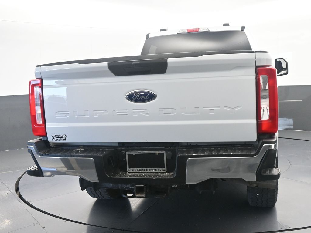 Used 2024 Oxford White Ford XLT image 4