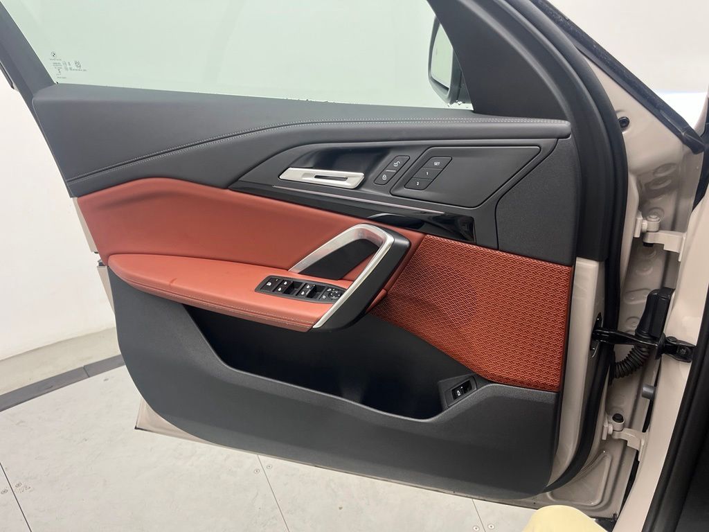 Thumbnail: 2026 BMW X1 - 13