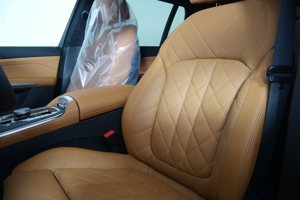 2026 BMW X7 xDrive40i 10