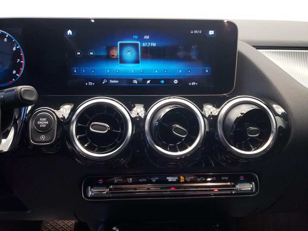 Thumbnail: 2021 Mercedes-Benz GLA - 16