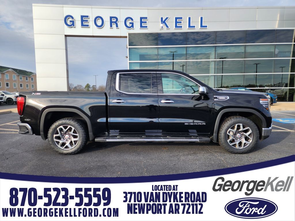 2022 GMC Sierra 1500 SLT Crew Cab 4WD