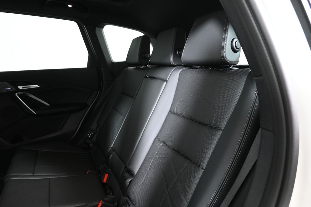 Thumbnail: 2026 BMW X1 - 4