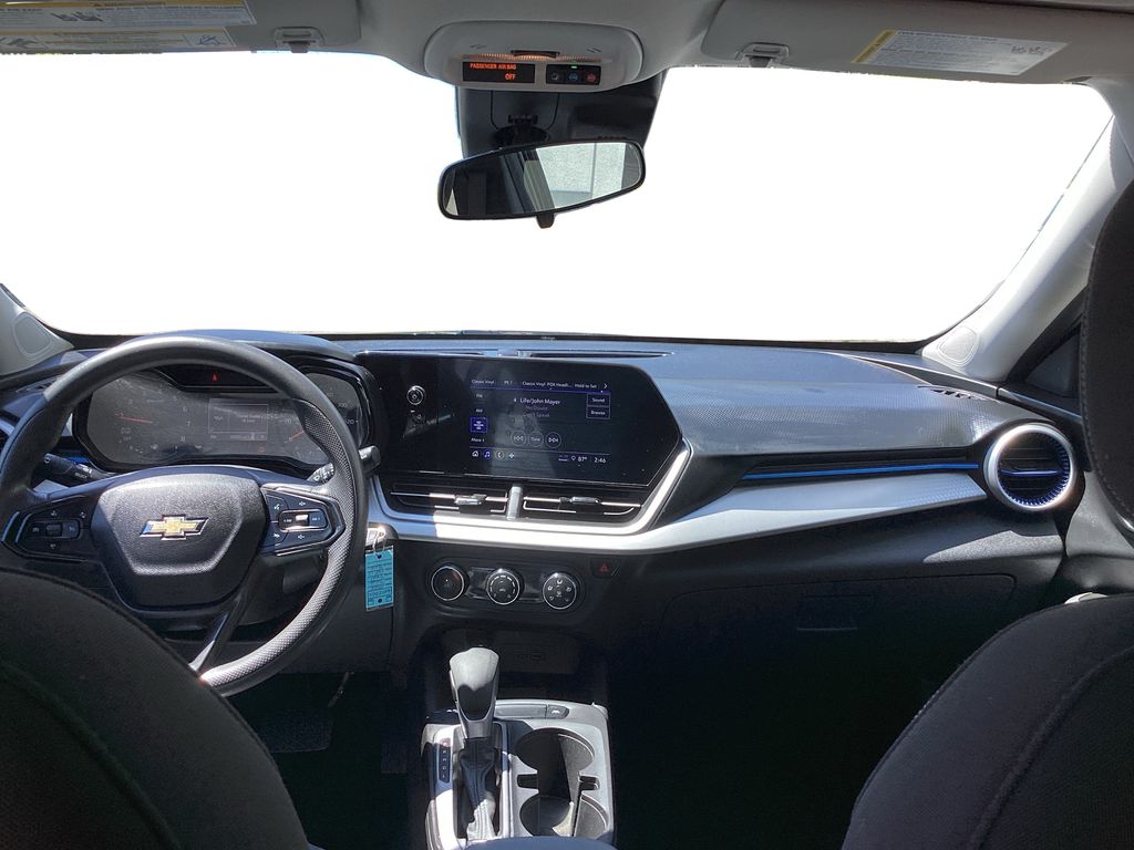 Used 2024 Chevrolet Trax SUV