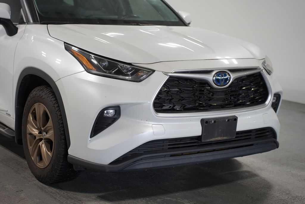 Thumbnail: 2022 Toyota Highlander - 4