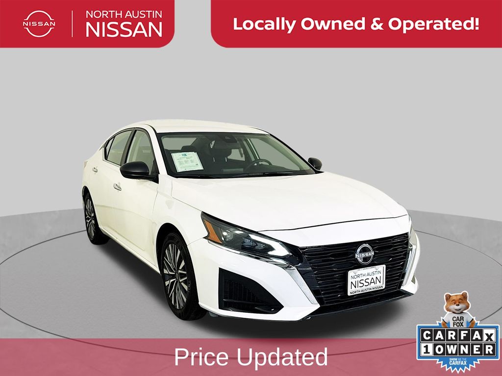 Glacier White 2025 Nissan Altima Sedan Front-Wheel Drive Continuously Variable Transmission