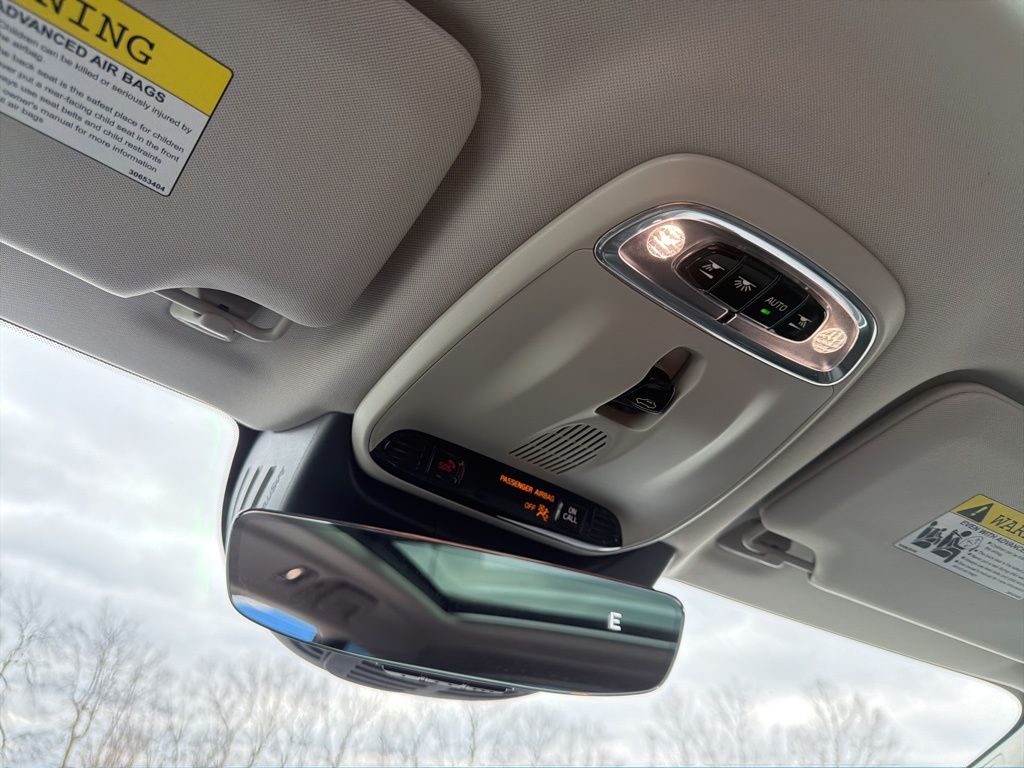 Thumbnail: 2018 Volvo S90 - 14