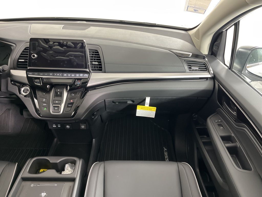 2025 Honda Odyssey Touring 17