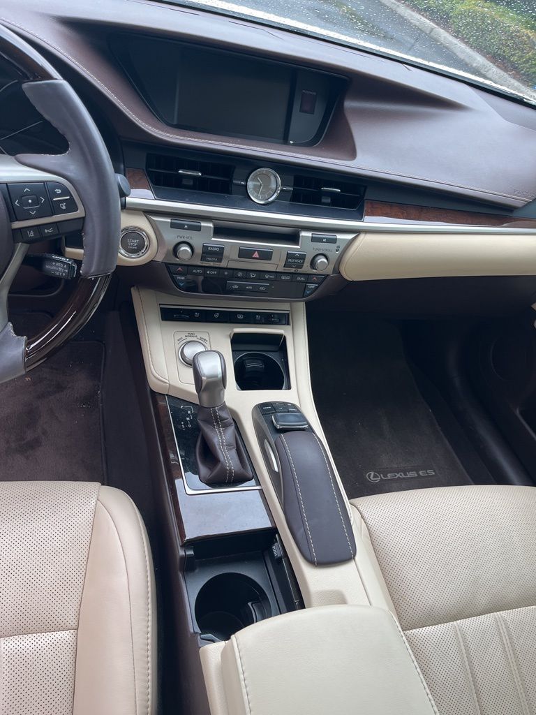 Thumbnail: 2018 Lexus ES - 7