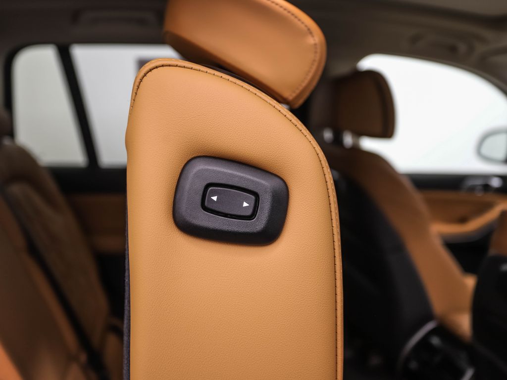 Thumbnail: 2026 BMW X7 - 30