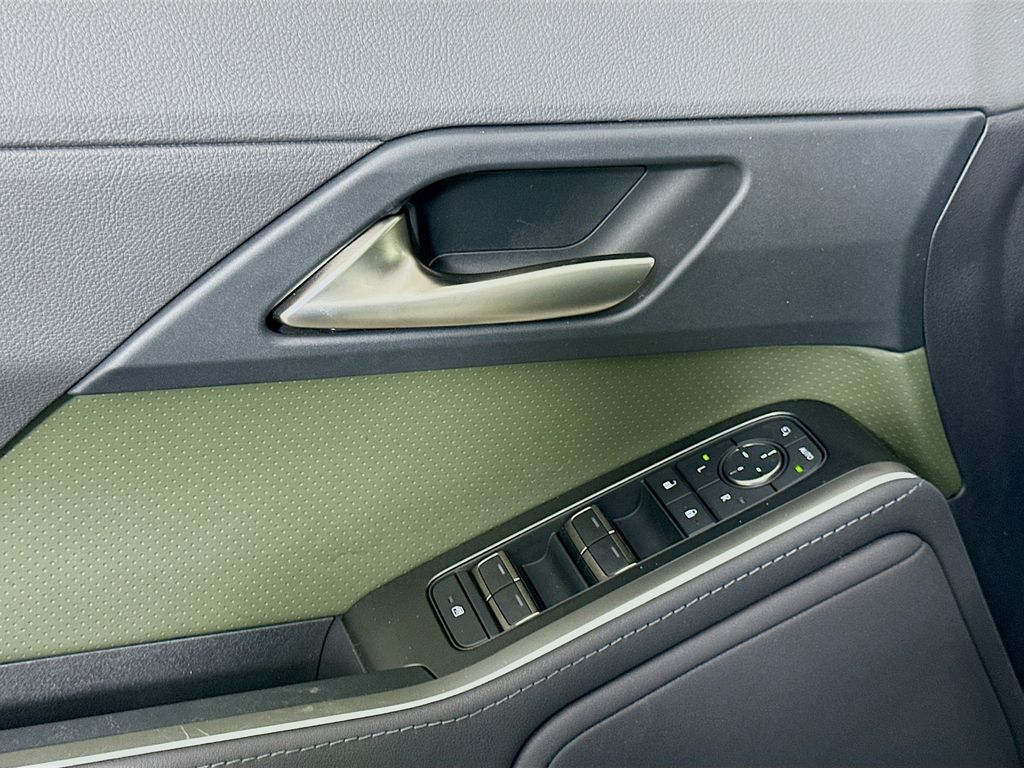 Thumbnail: 2024 Lexus GX - 18