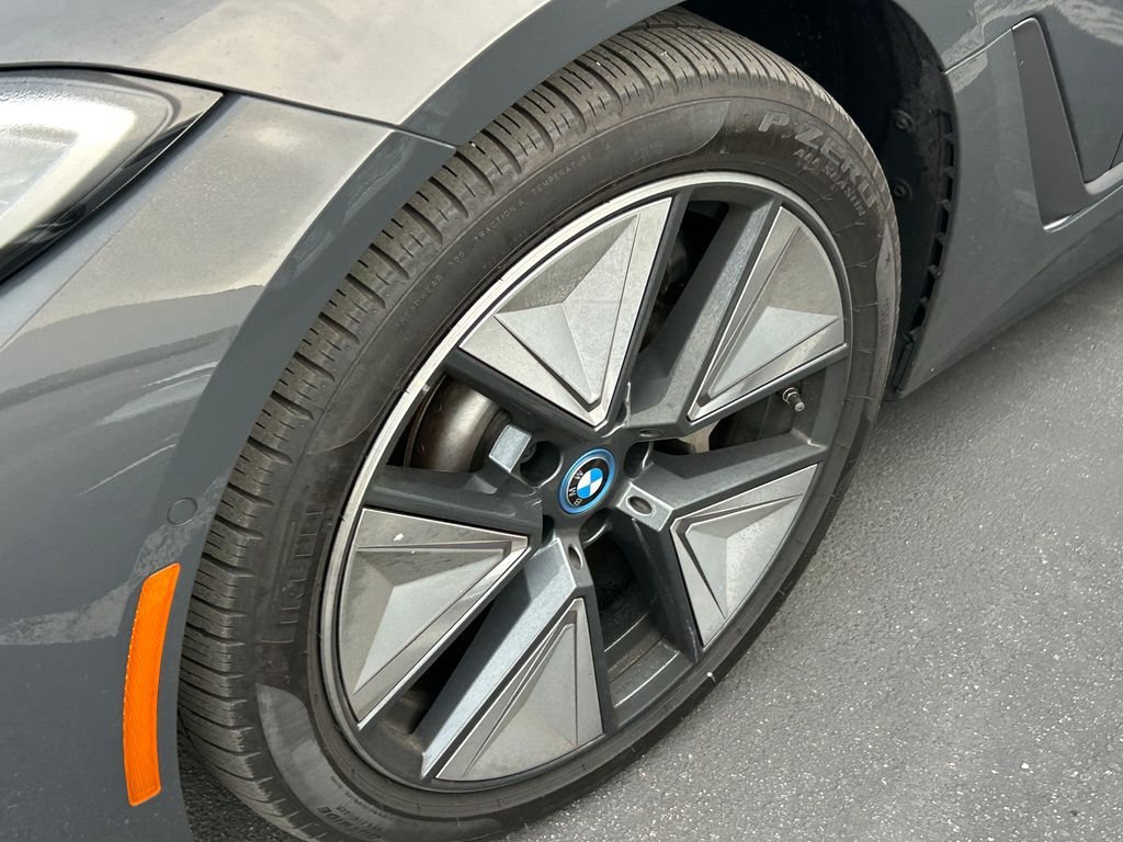 Thumbnail: 2023 BMW i4 - 3