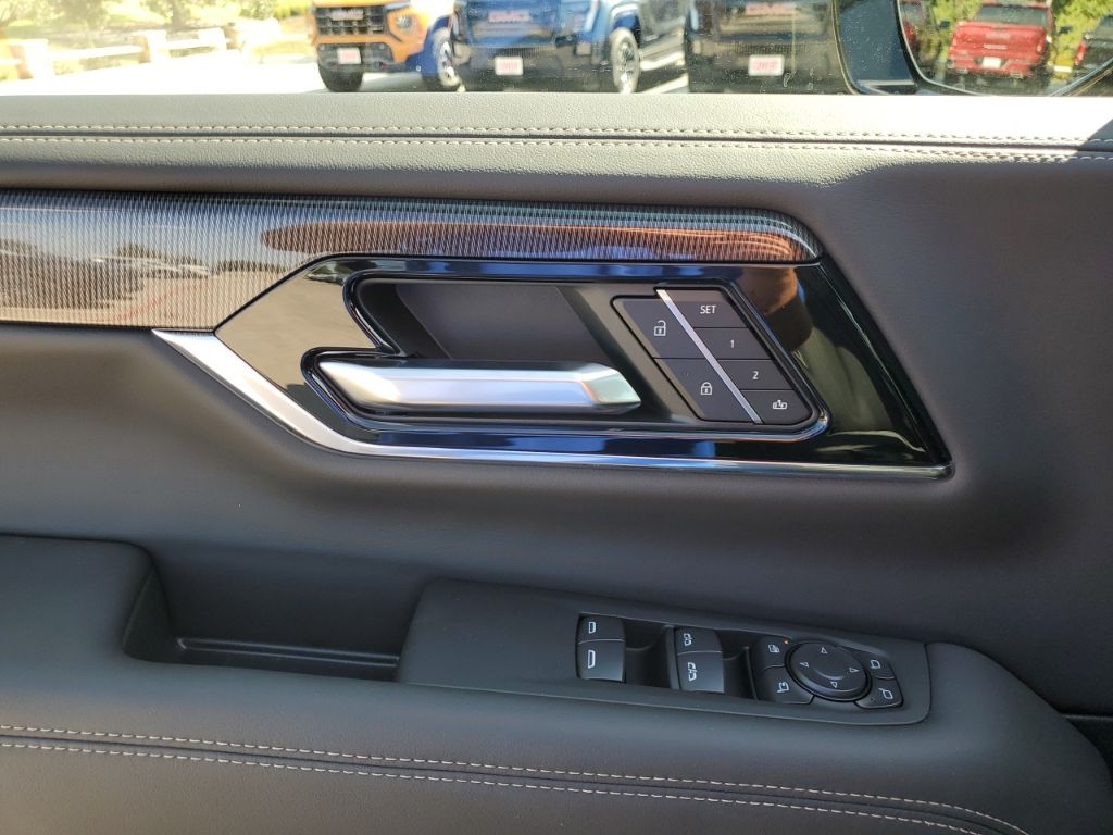 New Car 2025 Gmc Yukon  Elevation For Sale In Austin, Texas