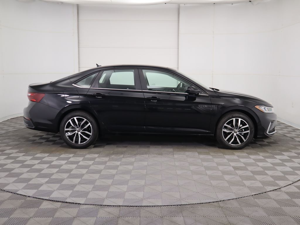 Thumbnail: 2026 Volkswagen Jetta - 4