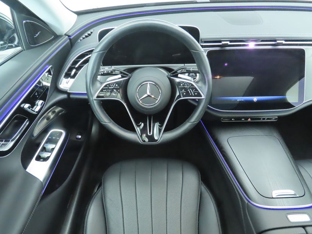Thumbnail: 2025 Mercedes-Benz E-Class - 10