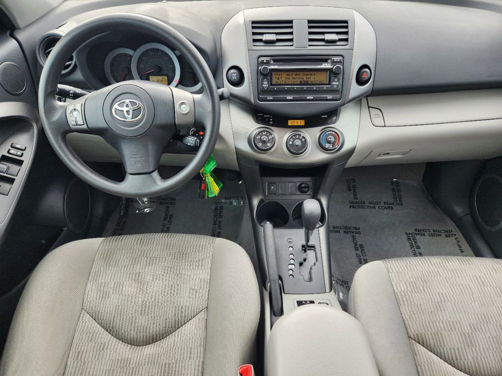 2012 Toyota RAV4 Base 24