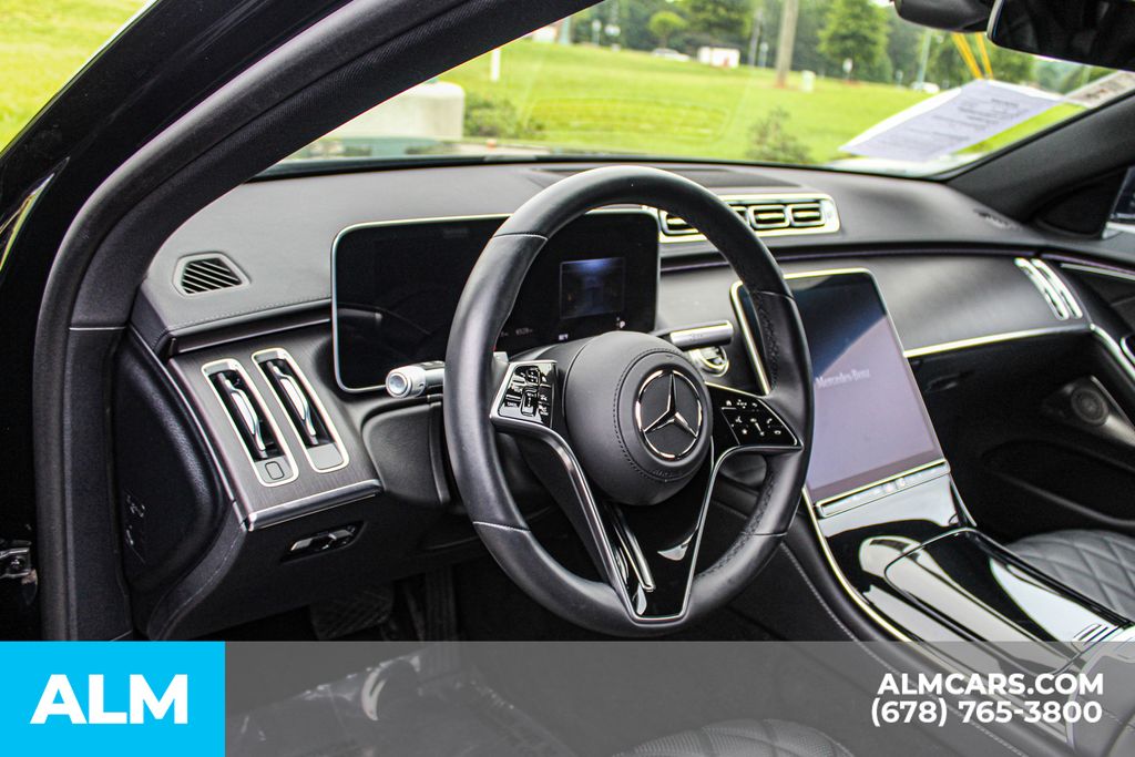 Used 2025 Black Mercedes-Benz S 580 image 30