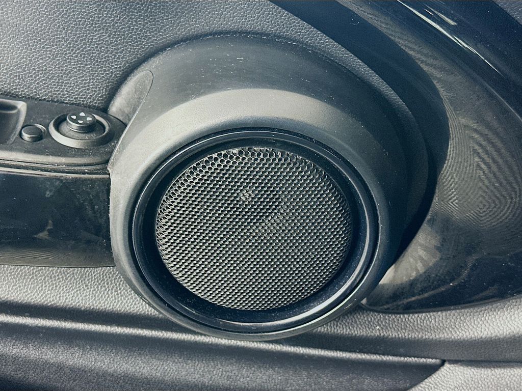 2019 MINI Cooper  18