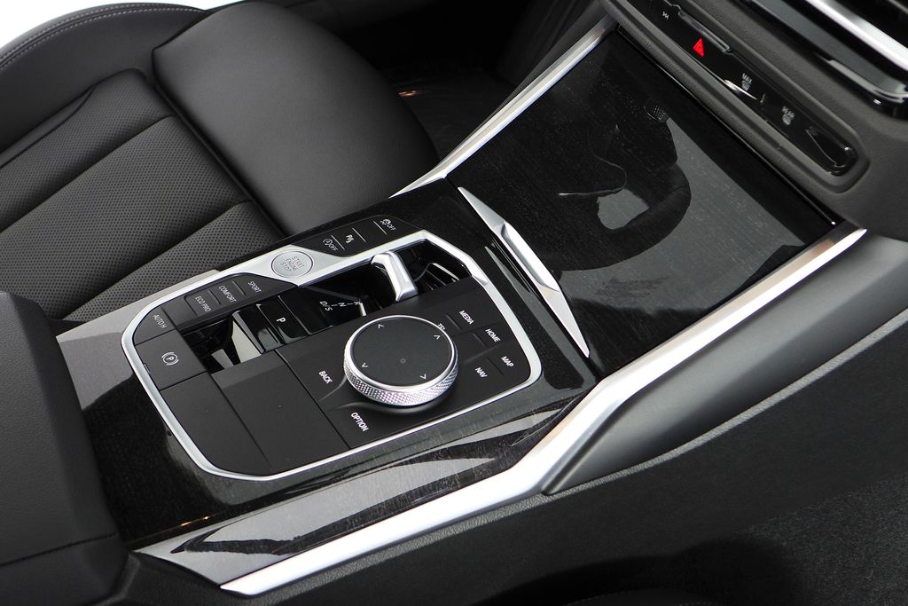Thumbnail: 2024 BMW 3 Series - 15