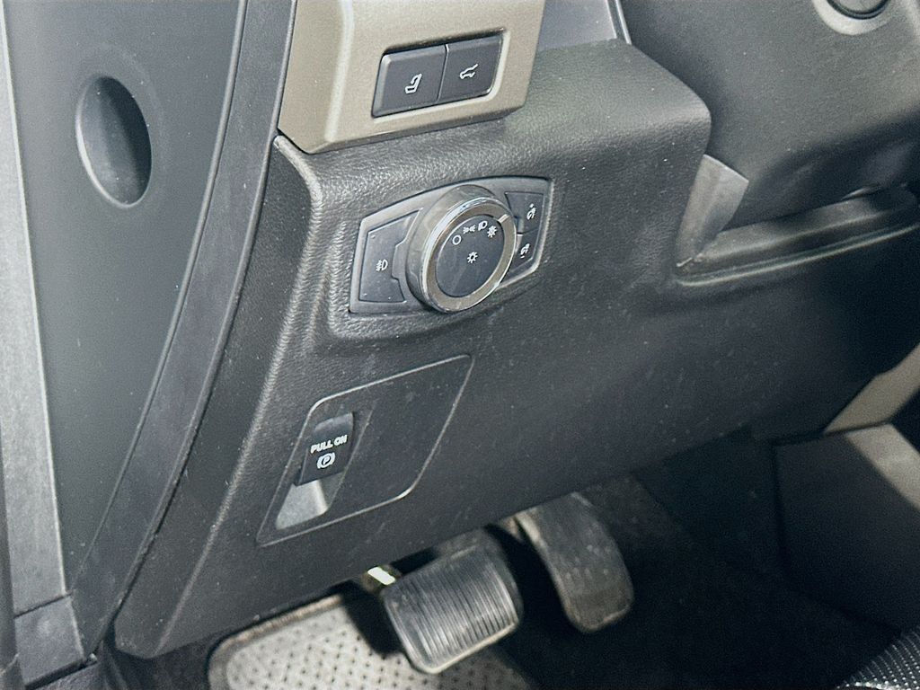 2020 Ford Expedition MAX XLT 10