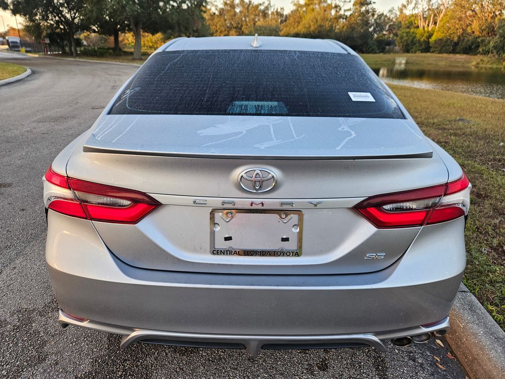 2023 Toyota Camry SE 3