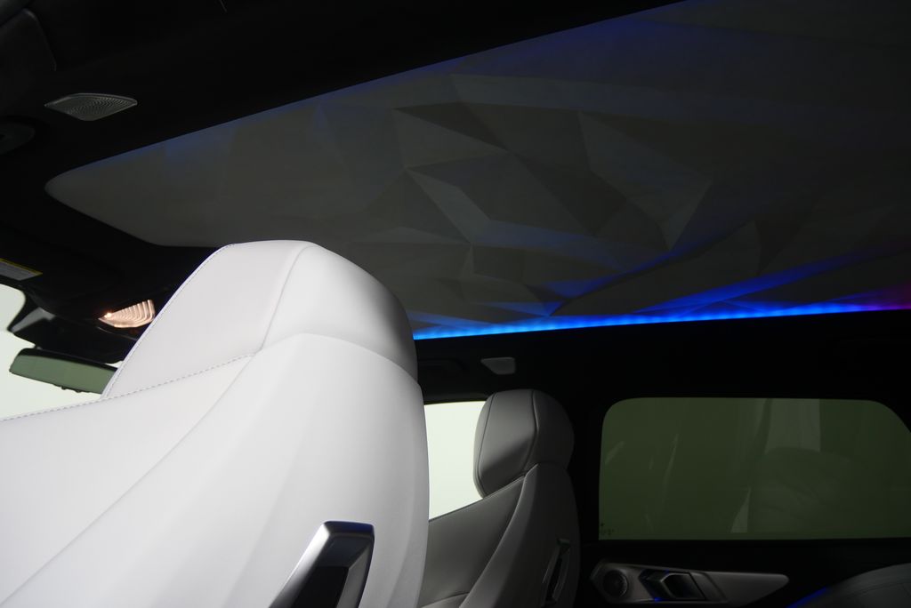 Thumbnail: 2026 BMW XM - 18