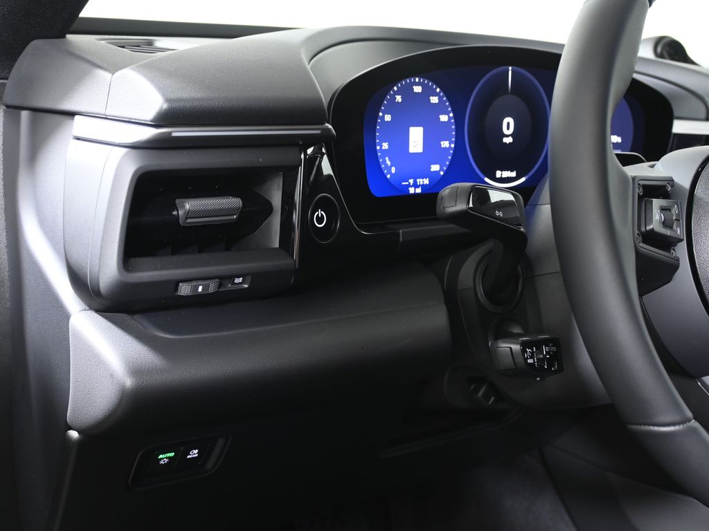 Thumbnail: 2026 Porsche Macan - 29