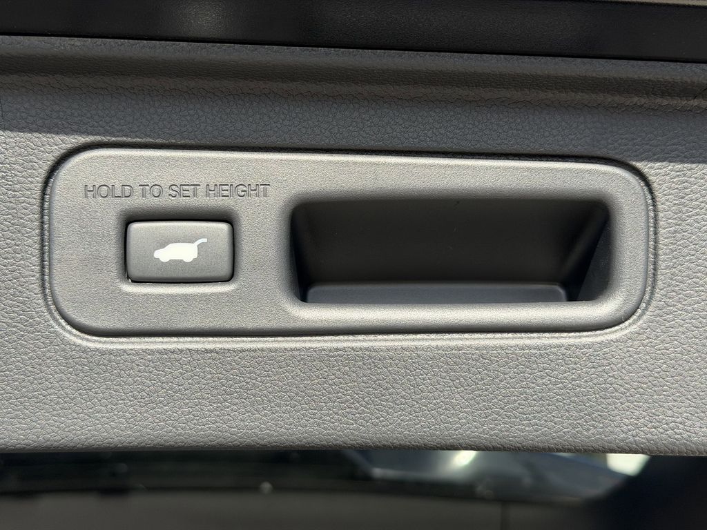 new 2025 Honda Pilot car, priced at $50,875