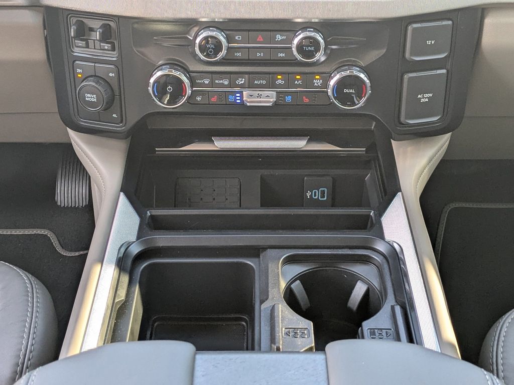 2025 Ford F-450 Super Duty Platinum