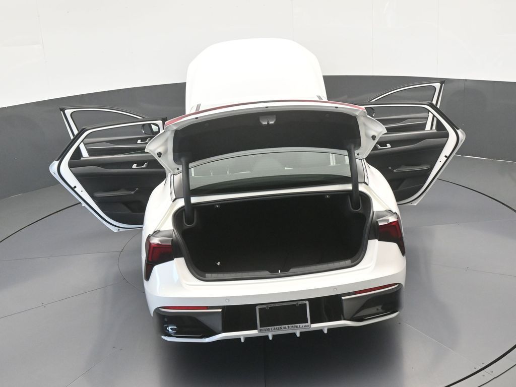 New 2025 Snow White Pearl Kia LXS image 61