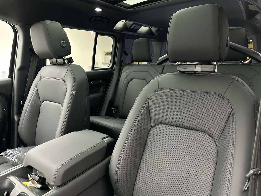Thumbnail: 2026 Land Rover Defender - 10