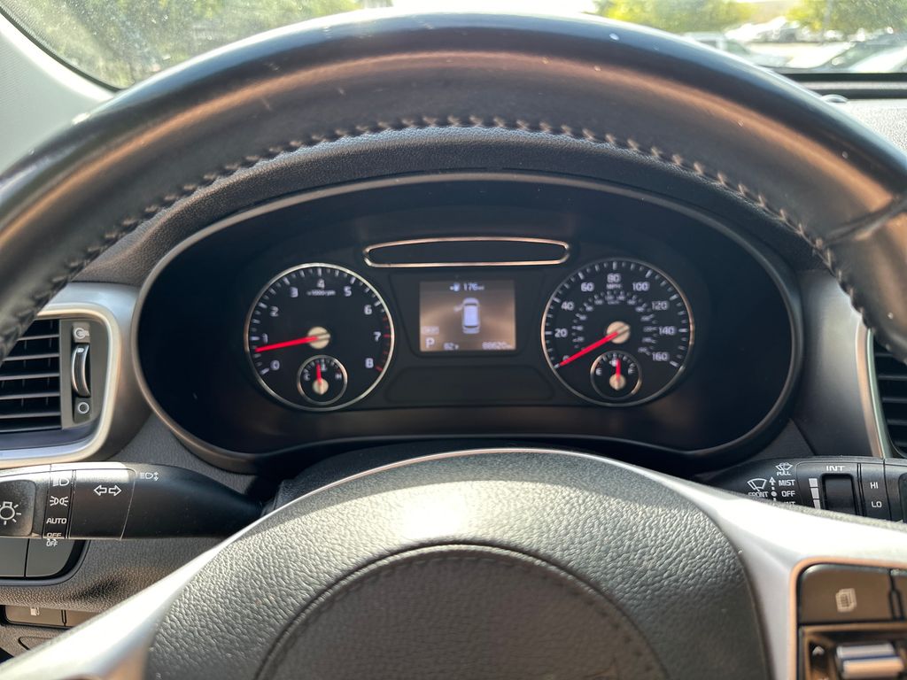 Used 2020 Silver Kia S image 22